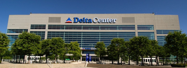 Northwest side of the Delta Center, taken on 18 June 2005 by Paul Kucher. | CC BY 2.0, https://commons.wikimedia.org/w/index.php?curid=1508710